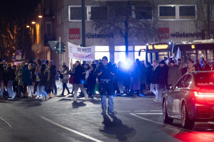 Zeichen Gegen Rechts Tausende Bei Demo In Mainz